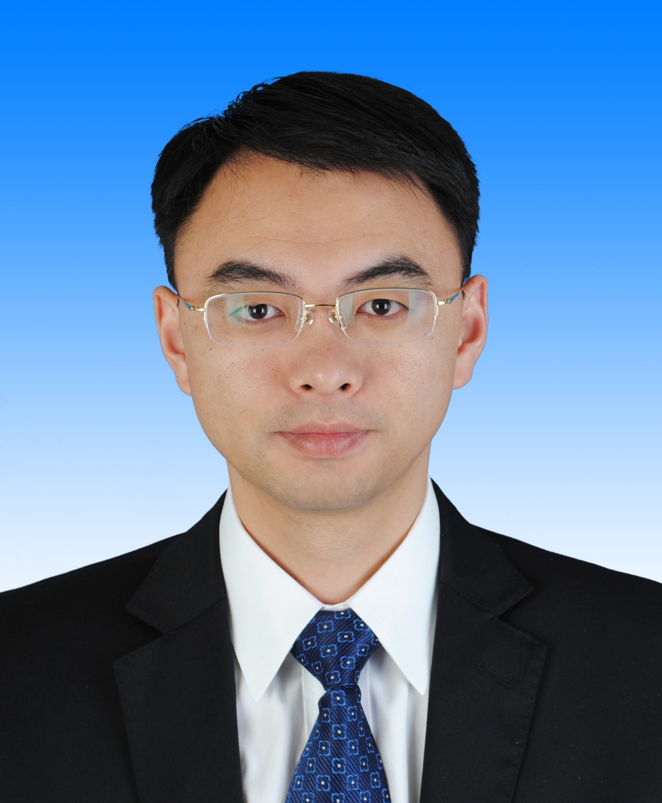 高栋梁照片.jpg